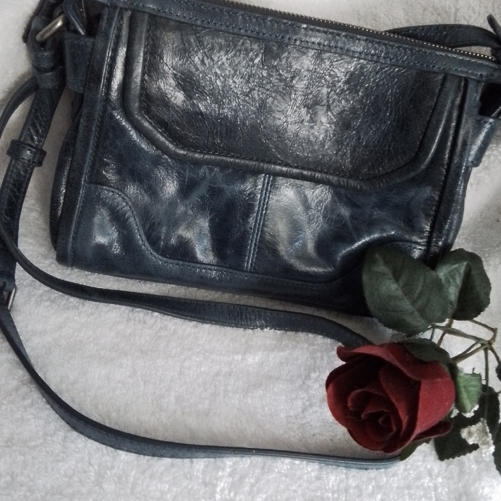 Elegant Blue Leather Women's a crossbody. Bag